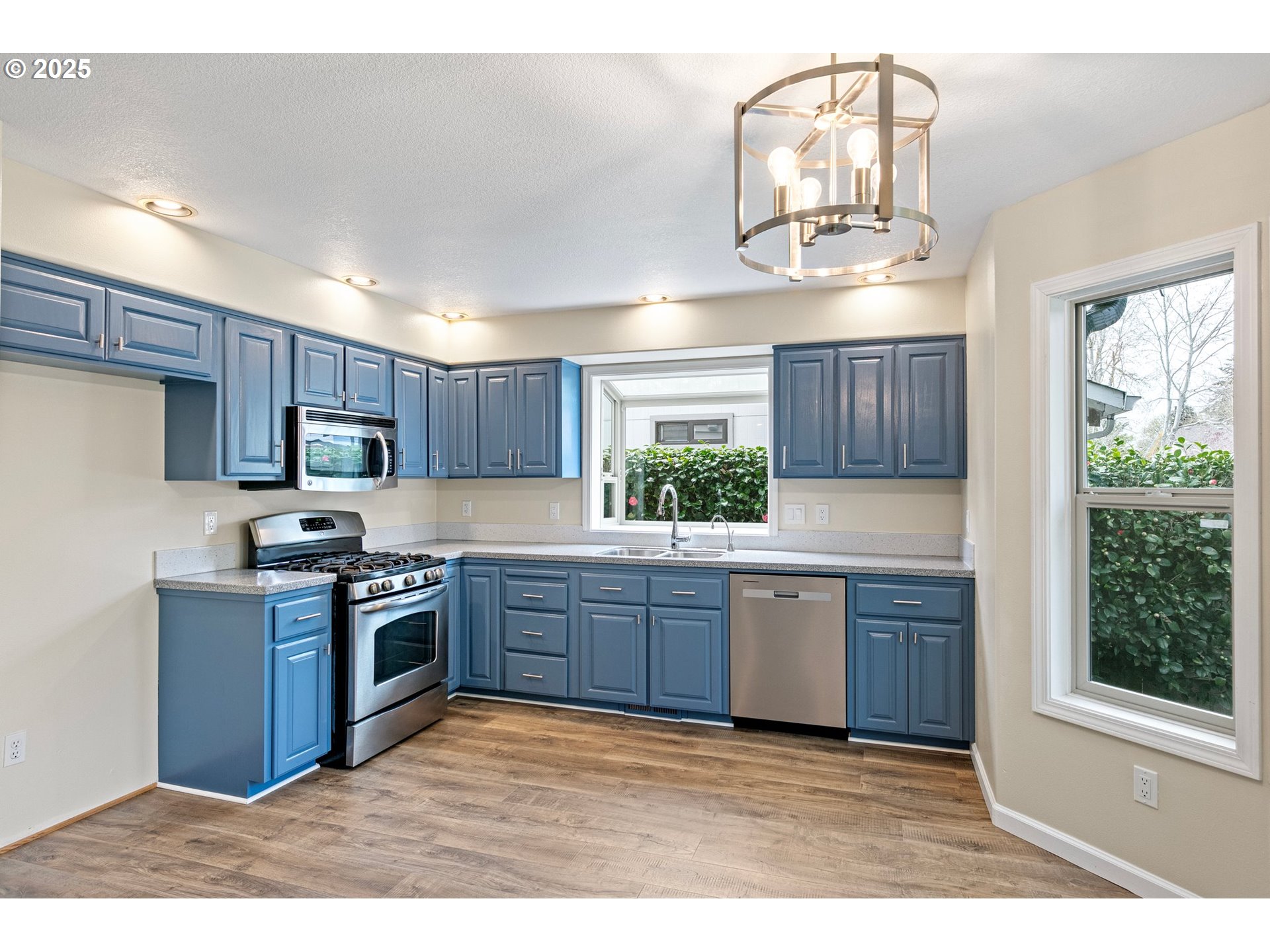 1179 Risden Place Eugene, OR 97404 - Photo 9 of 48