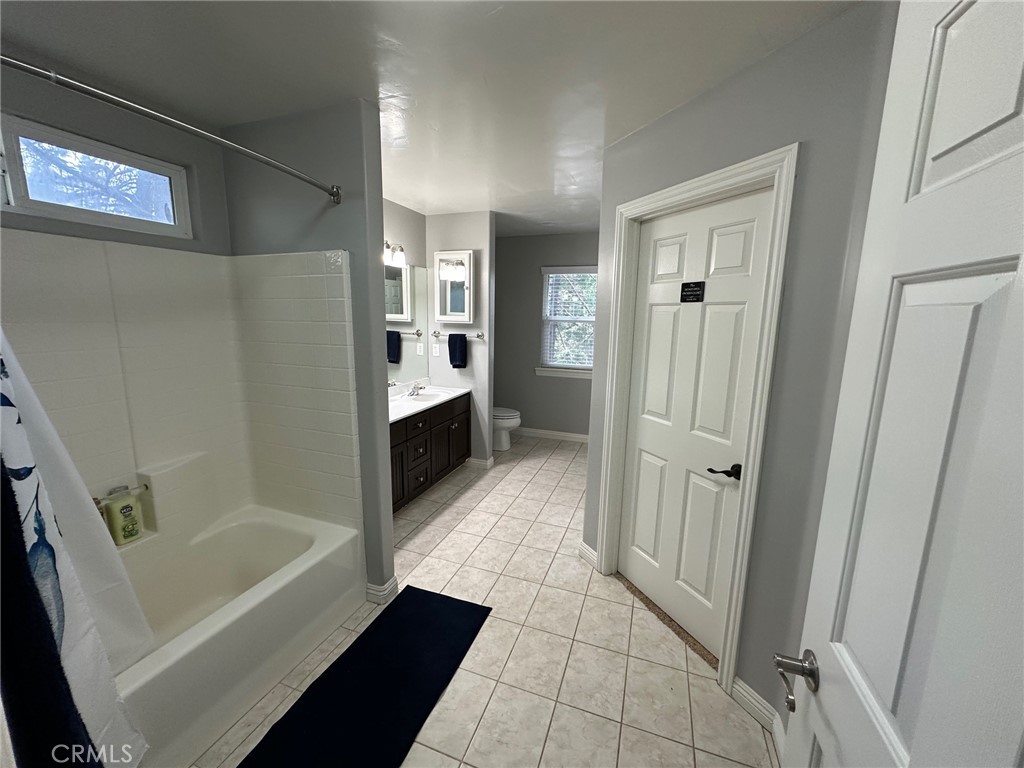 2551 Rim Of The World Drive Running Springs, CA 92382 - Photo 25 of 43 Primary Bathroom with a walk-in Closet