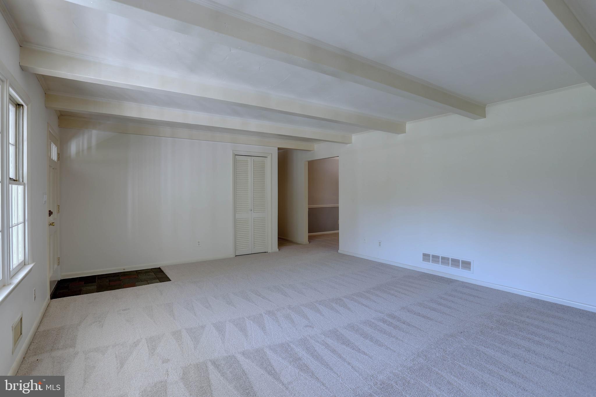 5102 Durham Road East Columbia, MD 21044 - Photo 6 of 54 Living Room