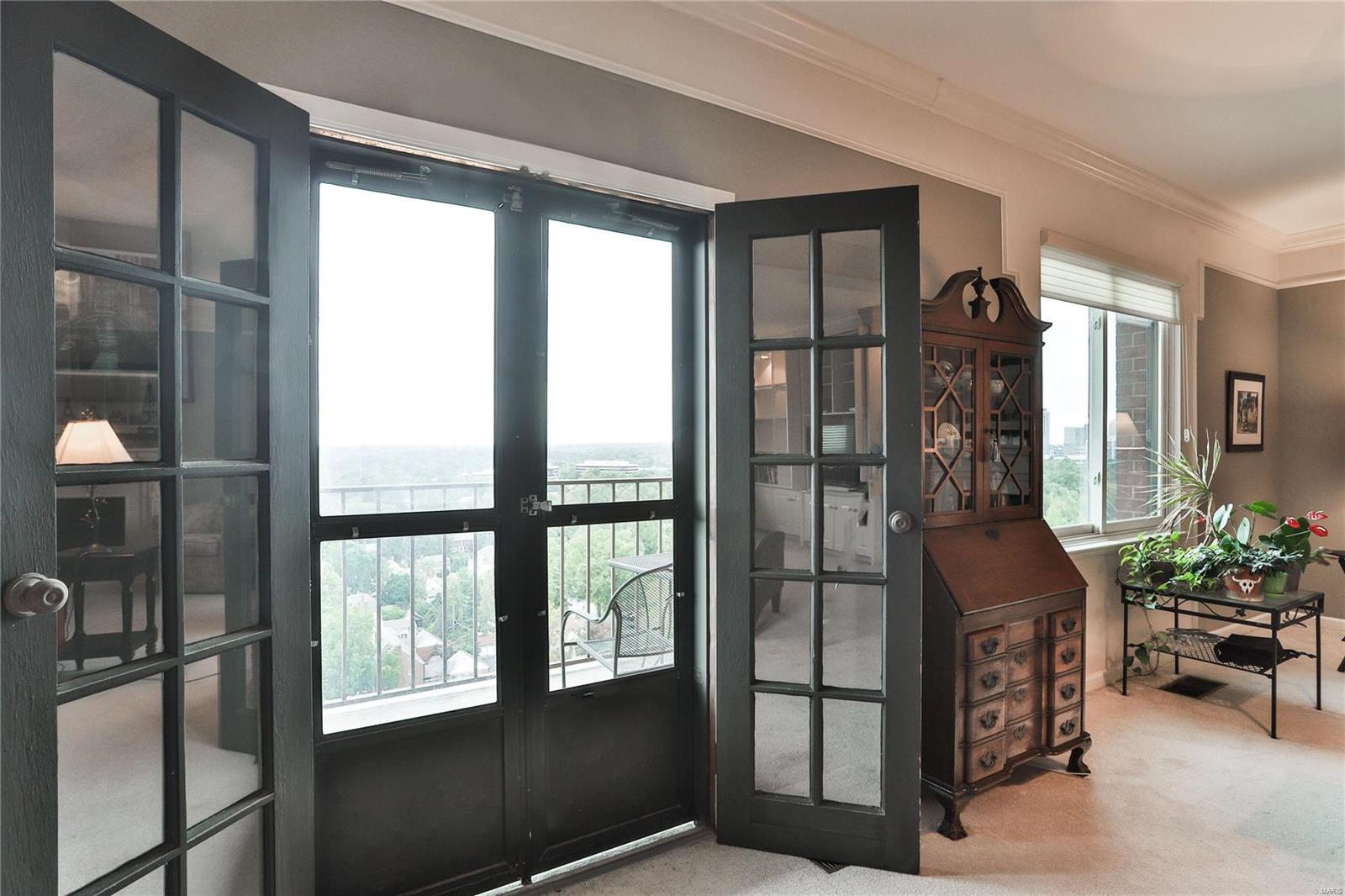 816 South Hanley Road, Unit 14A St. Louis, MO 63105 - Photo 36 of 50