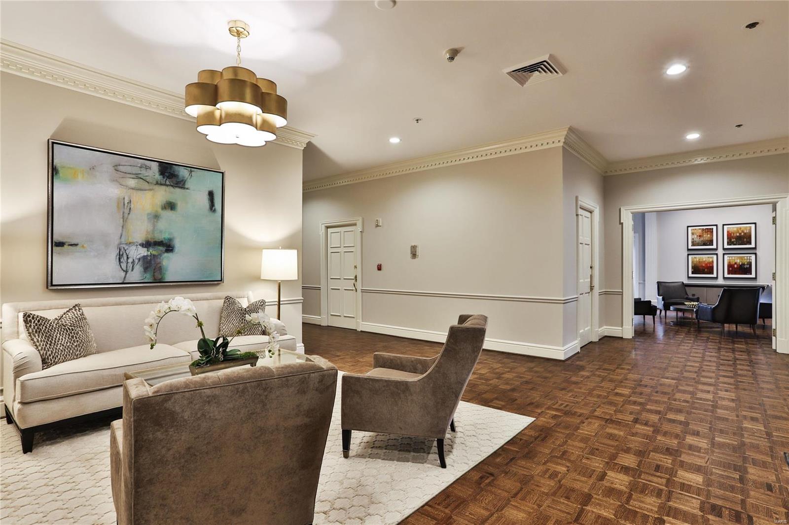816 South Hanley Road, Unit 14A St. Louis, MO 63105 - Photo 42 of 50