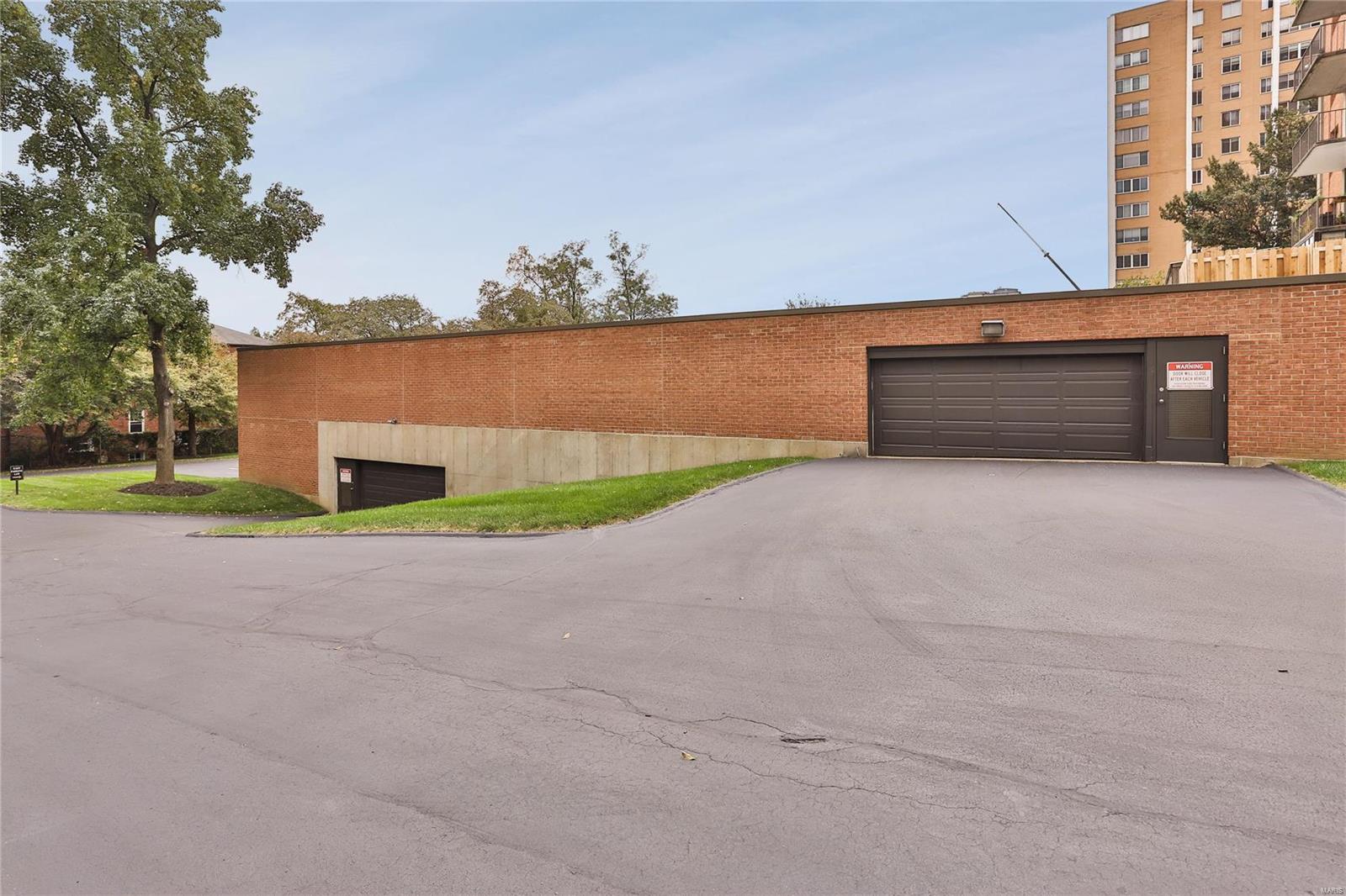 816 South Hanley Road, Unit 14A St. Louis, MO 63105 - Photo 49 of 50