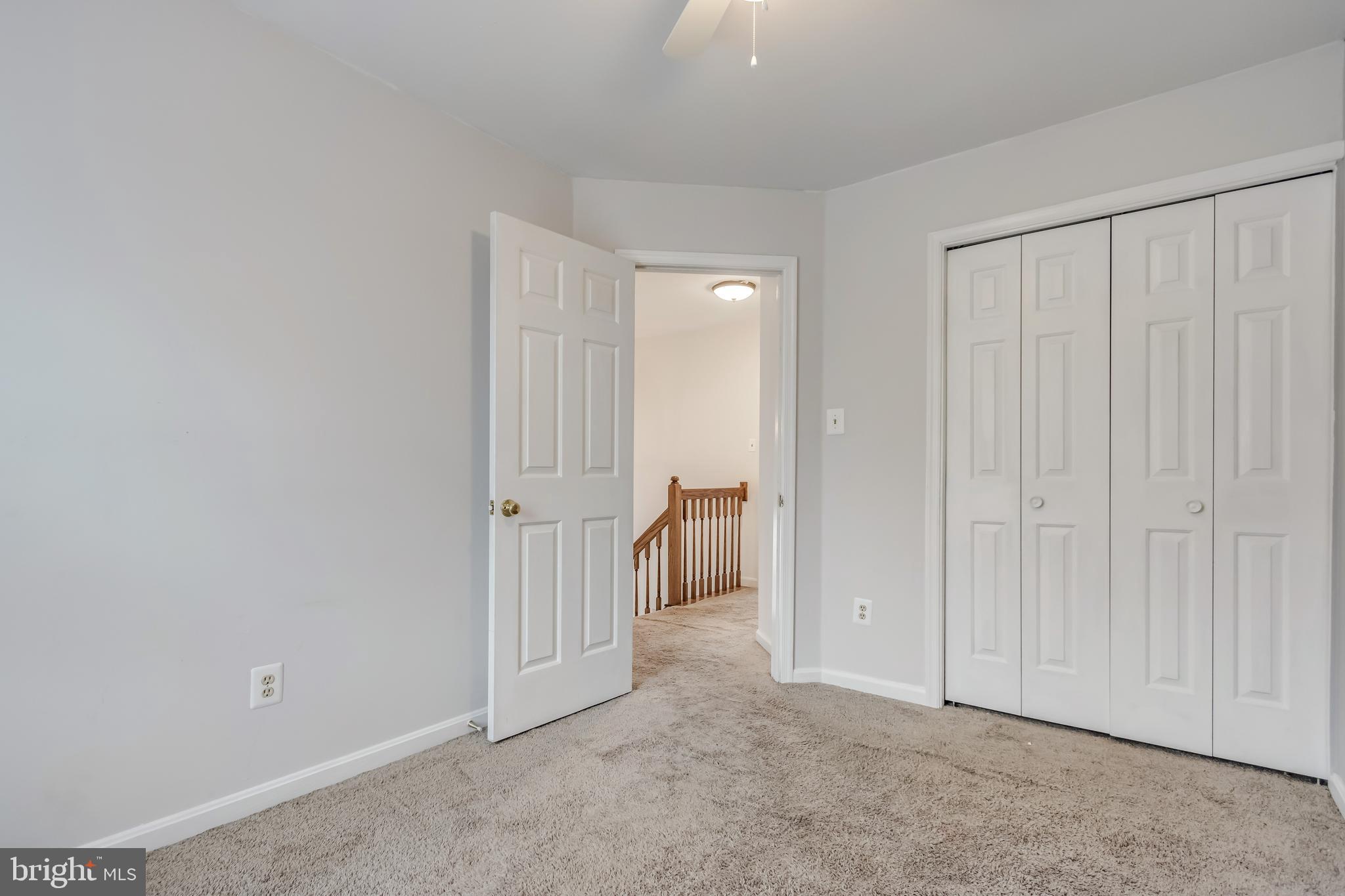 45550 Whitcomb Square Sterling, VA 20166 - Photo 13 of 24 a view of a livingroom with an empty space and a window