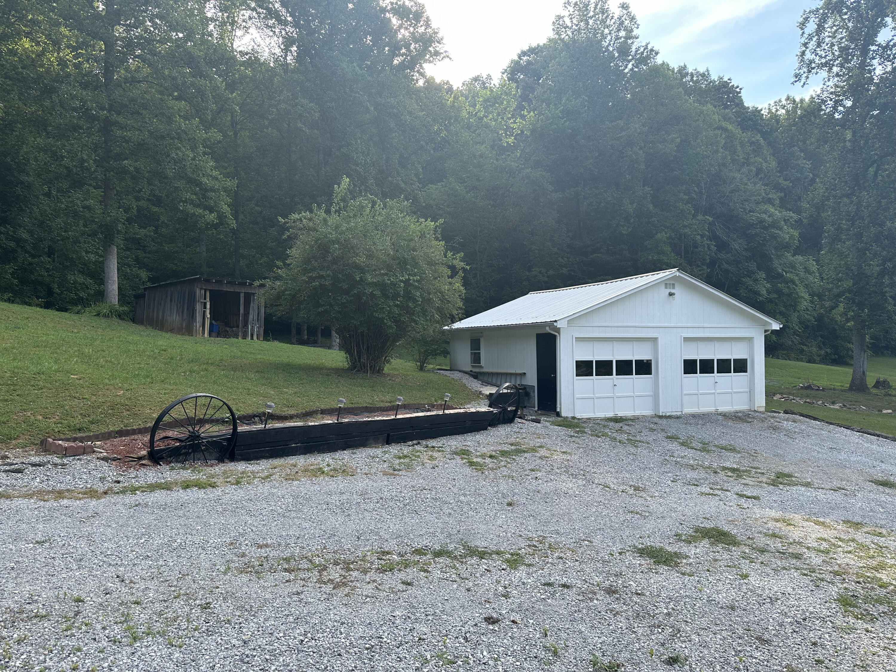 480 Falls Road Buchanan, VA 24066 - Photo 5 of 5 IMG_0820 2
