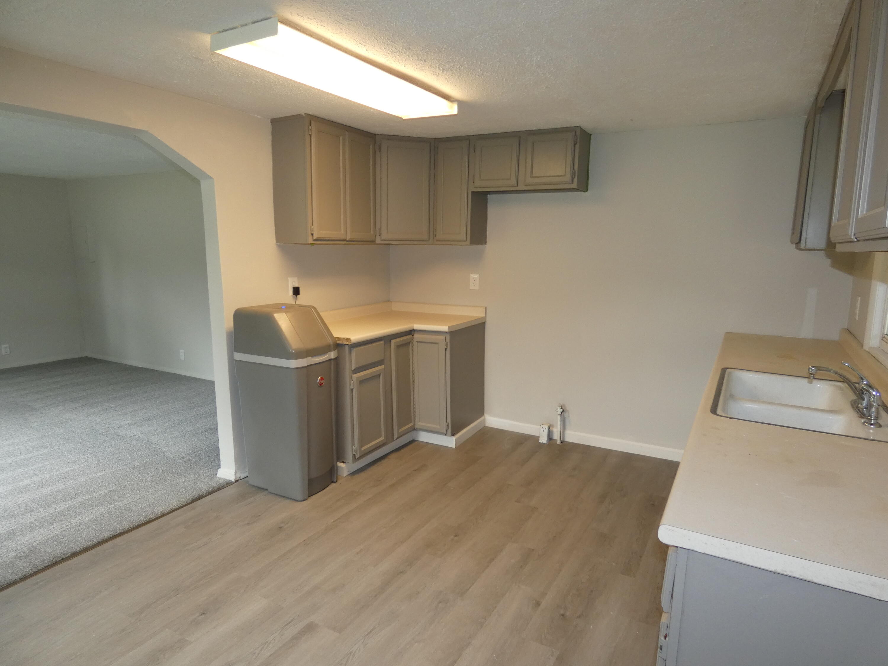 1608 Reeder Avenue Benton Harbor, MI 49022 - Photo 8 of 23 P1030389