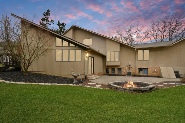 $475,000 | 37 Pendleton Way, Bloomington, IL 61704