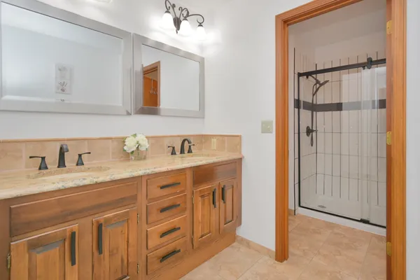 $475,000 | 37 Pendleton Way, Bloomington, IL 61704