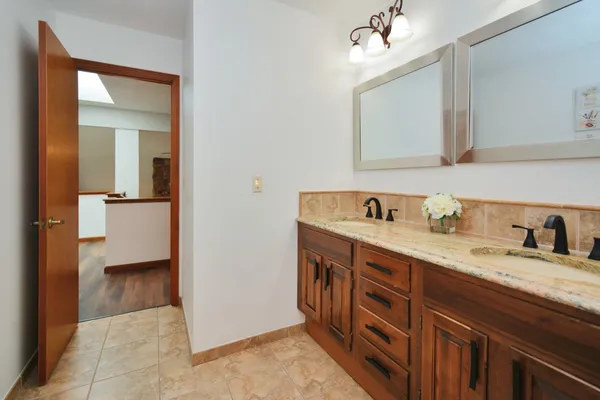 $475,000 | 37 Pendleton Way, Bloomington, IL 61704