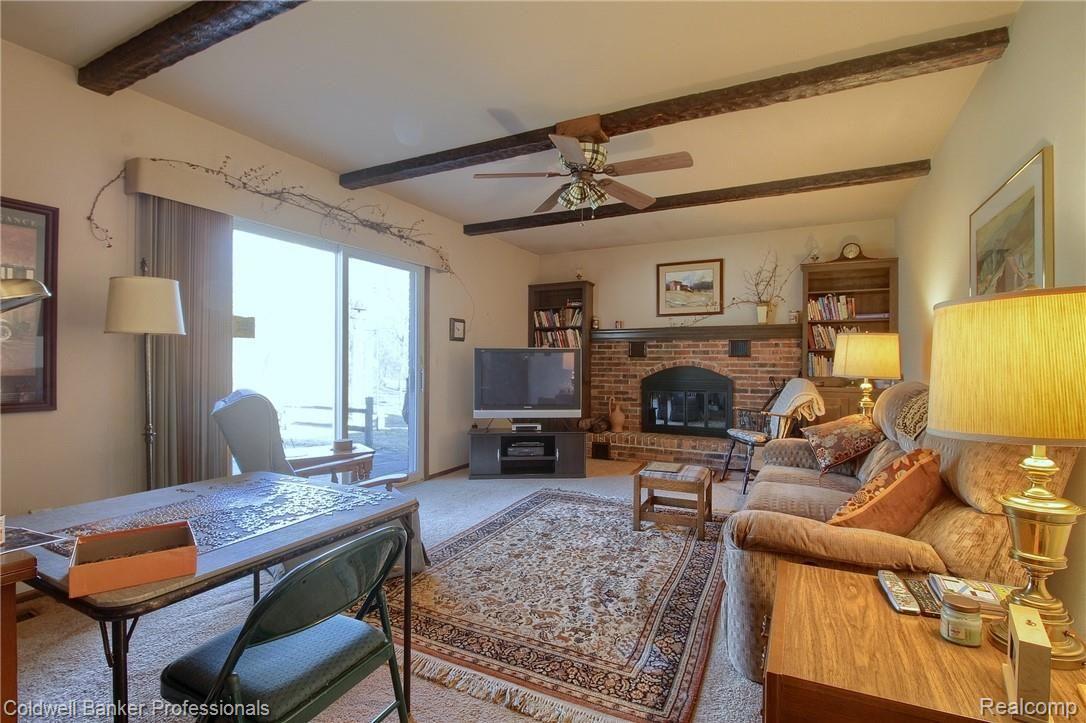 1381 North Livernois Road Rochester, MI 48306 - Photo 11 of 34 11-Family Room.jpg