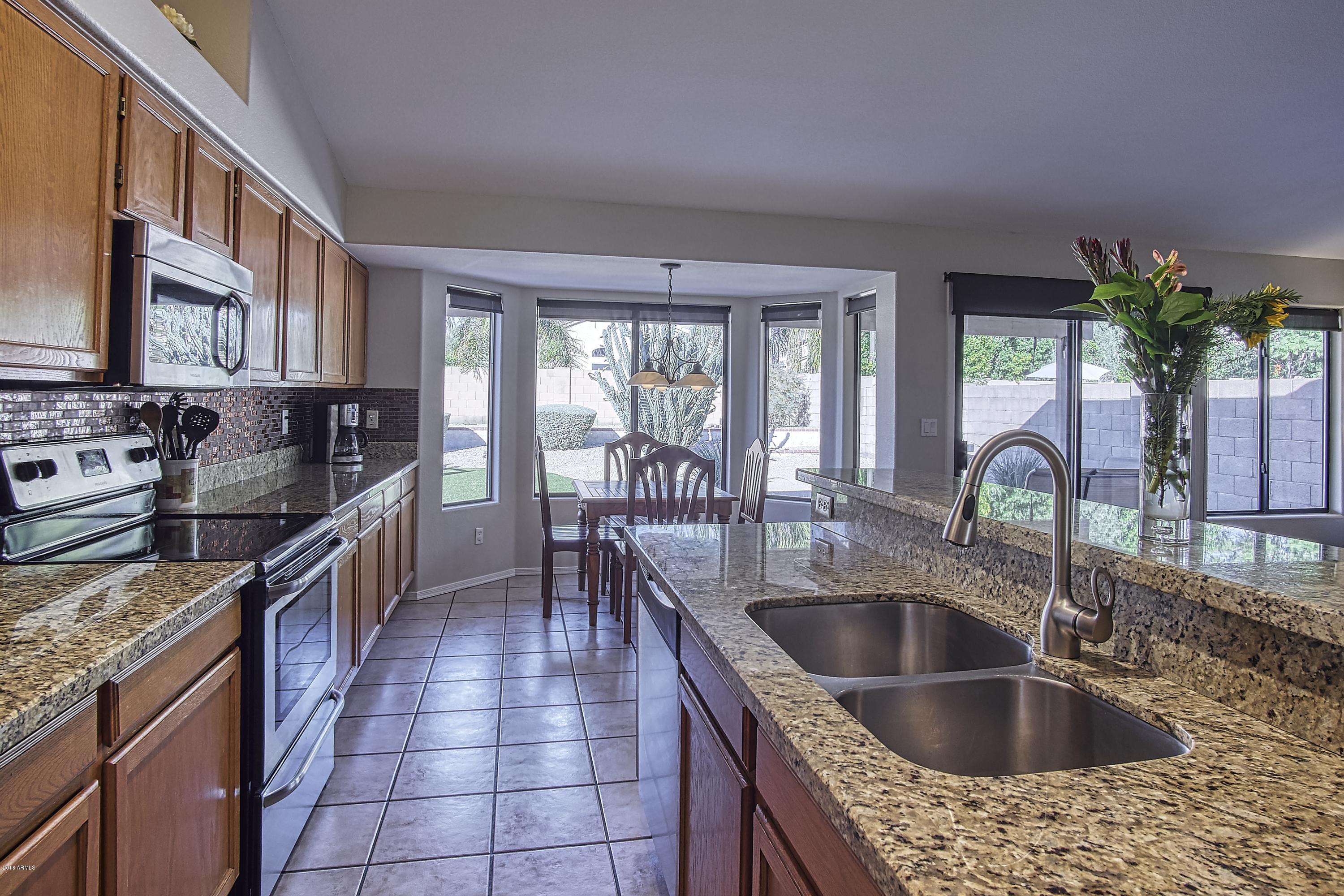 4242 East Danbury Road Phoenix, AZ 85032 - Photo 15 of 39 Kitchen