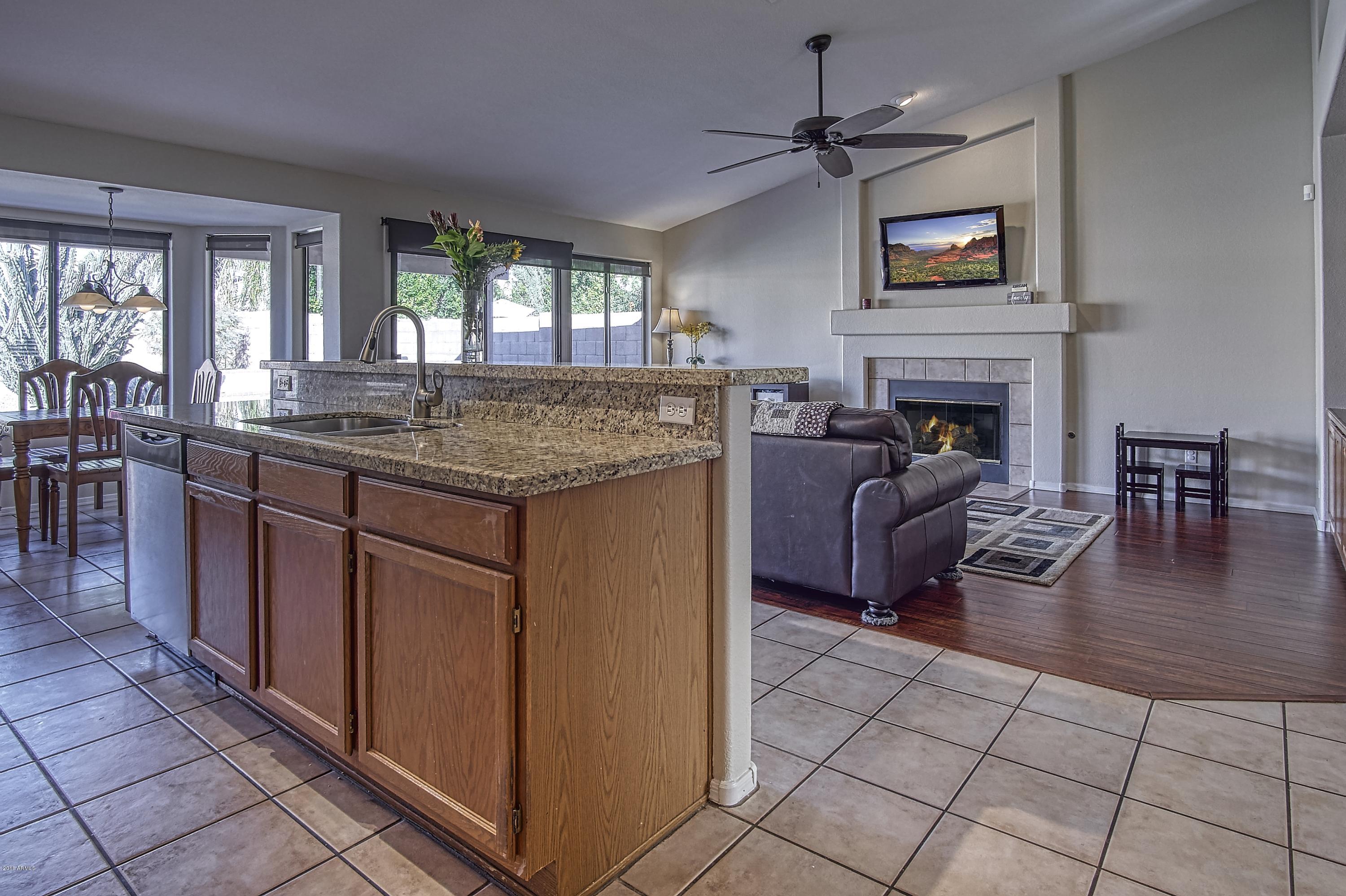 4242 East Danbury Road Phoenix, AZ 85032 - Photo 16 of 39 Kitchen