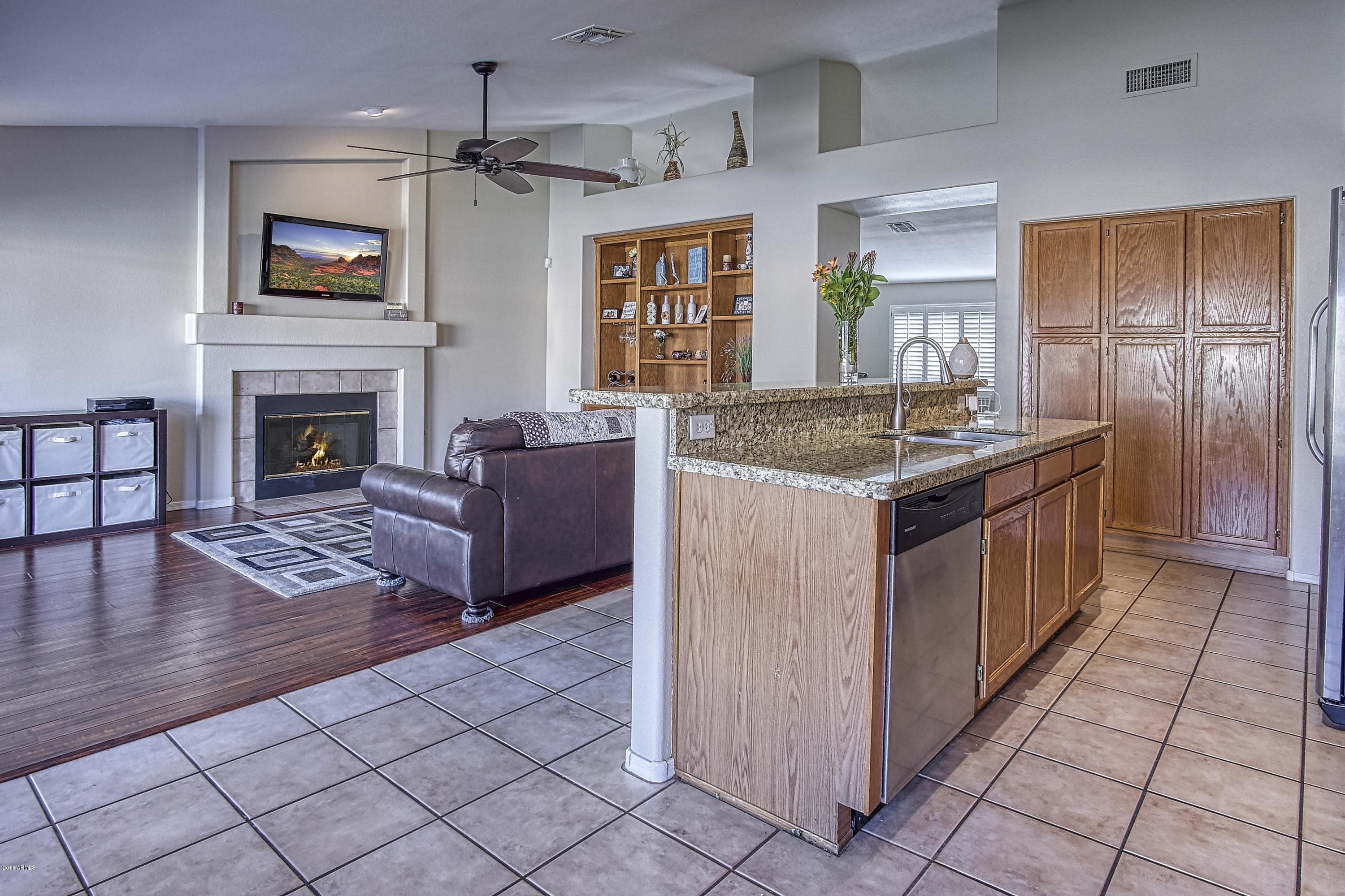 4242 East Danbury Road Phoenix, AZ 85032 - Photo 18 of 39 Kitchen