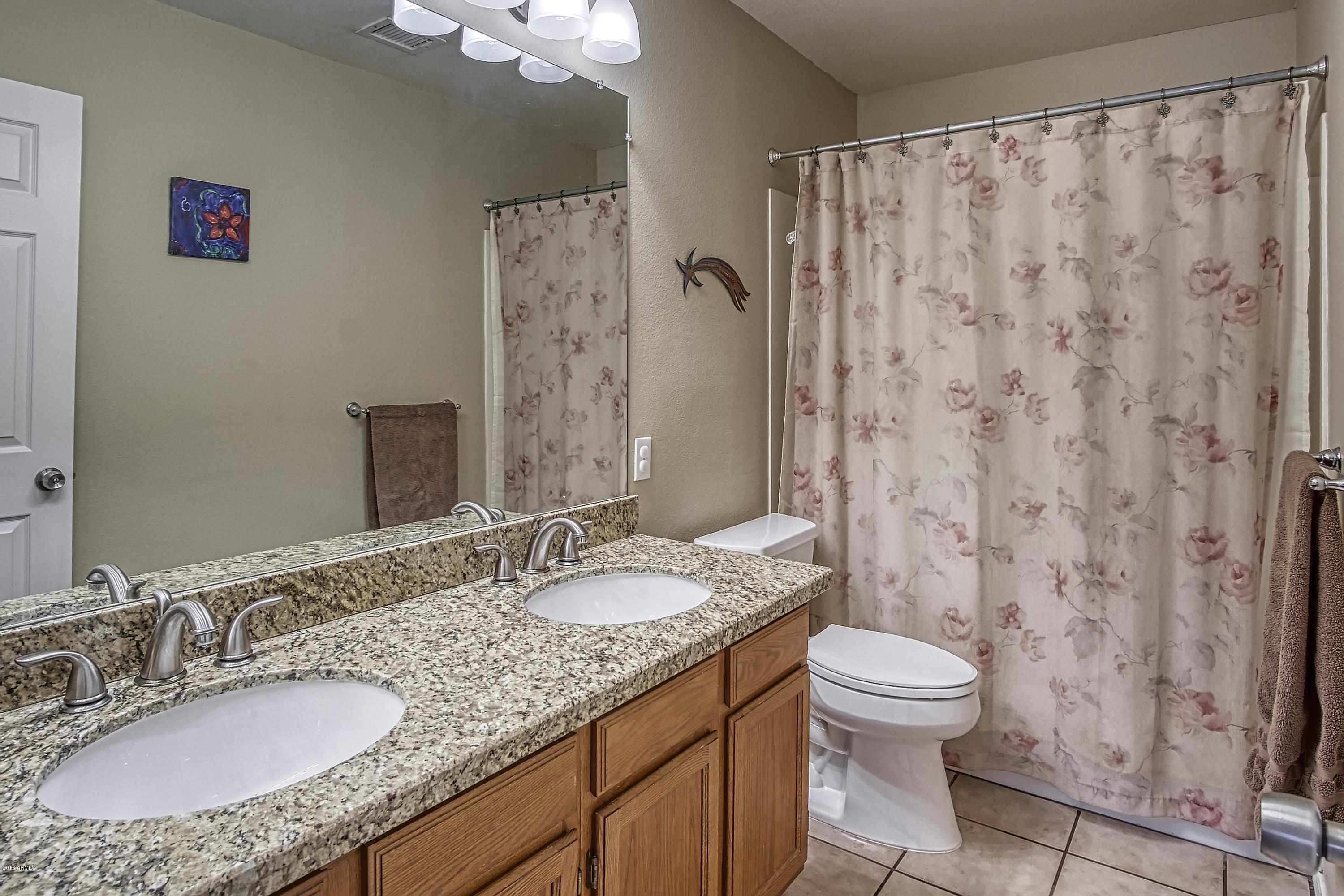 4242 East Danbury Road Phoenix, AZ 85032 - Photo 28 of 39 Guest Bathroom