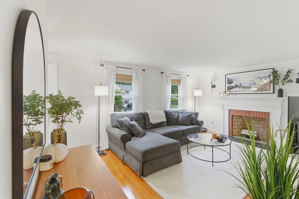 31 Allen Road Tewksbury, MA 01876 - Photo 3 of 35