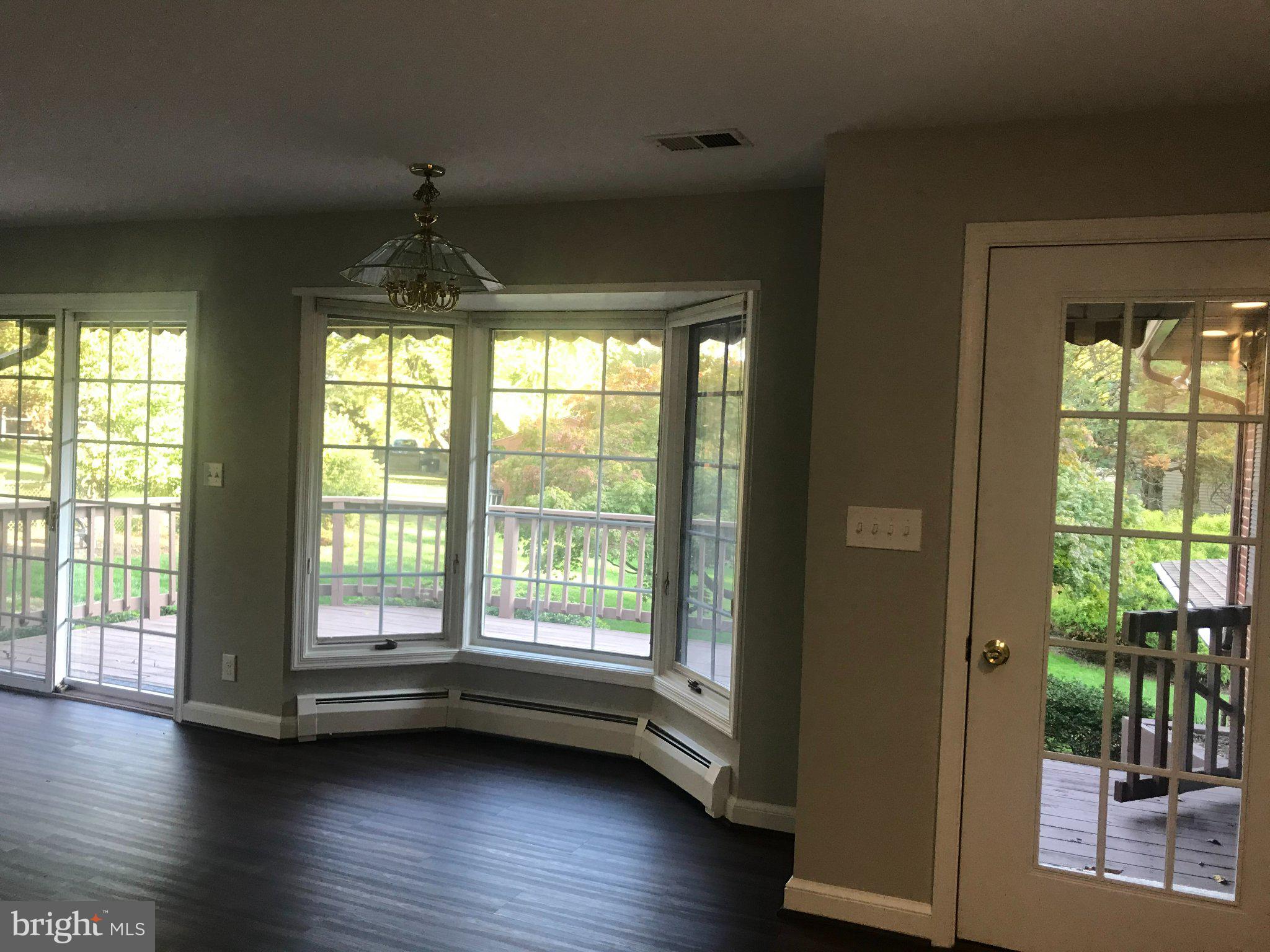521 Beulah Road Vienna, VA 22180 - Photo 3 of 27