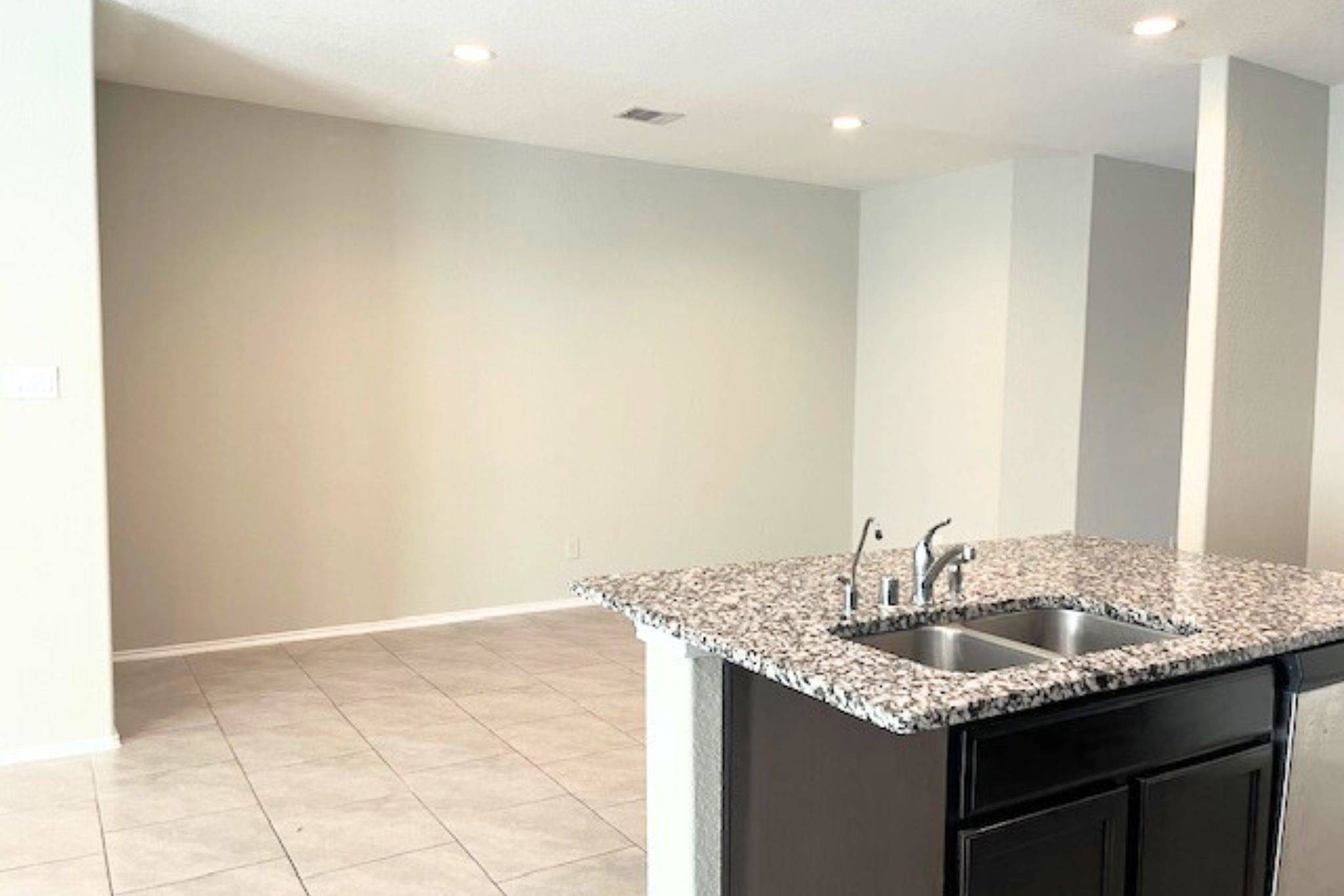 8310 Rose Petals Lane Rosharon, TX 77583 - Photo 6 of 37 View of Dining area