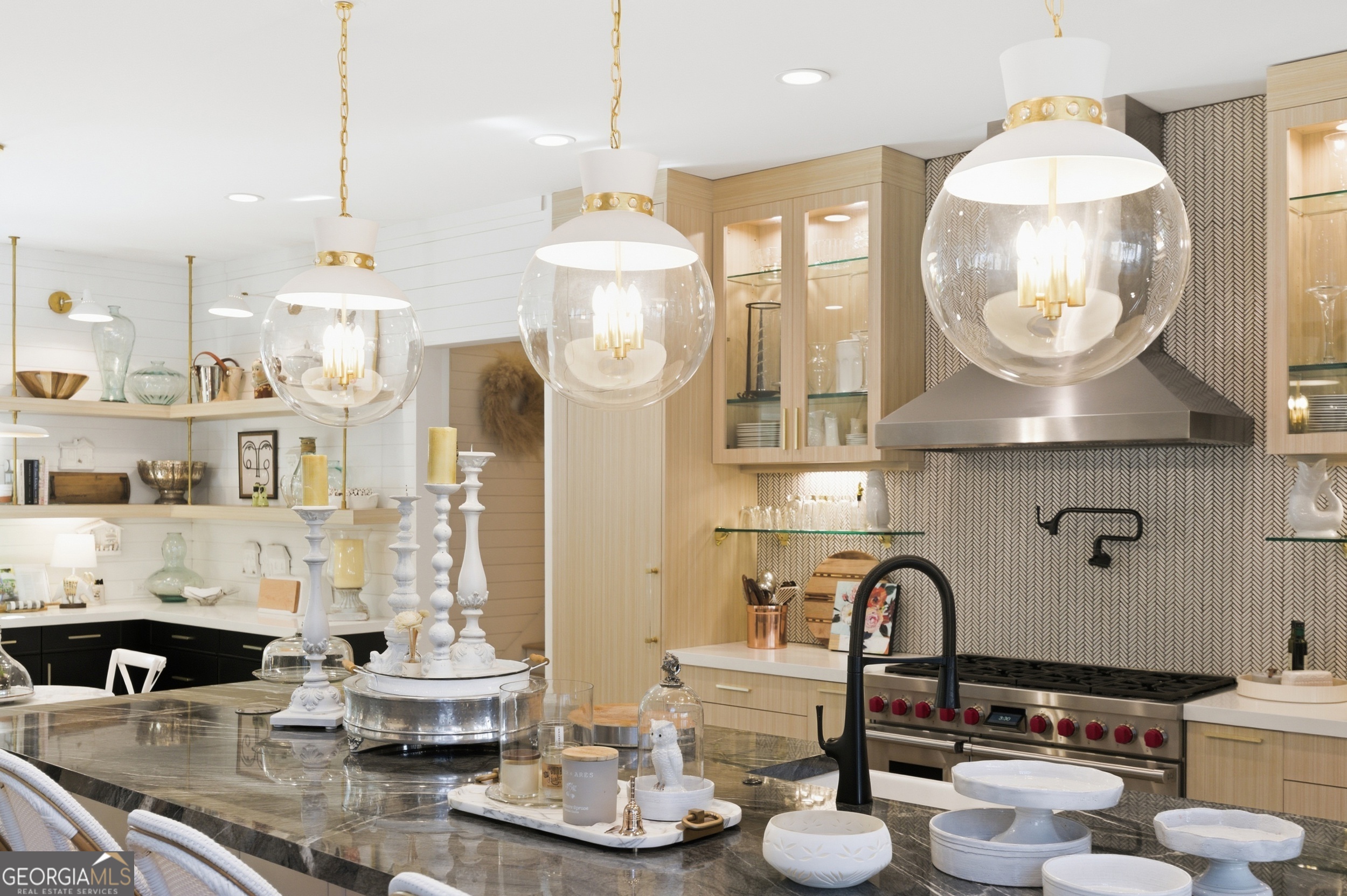 1198 Edgewater Trail Toccoa, GA 30577 - Photo 27 of 115 UpScale Lighting