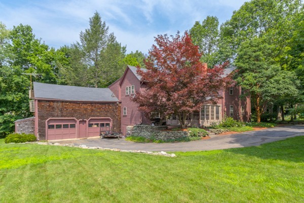 30 Oak Hill Road Harvard, MA 01451 - Photo 2 of 30 a front view of a house with garden