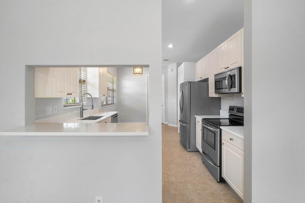 66 Lancaster Road Boynton Beach, FL 33426 - Photo 14 of 39 015-66LancasterRoad-BoyntonBeach-FL-3342