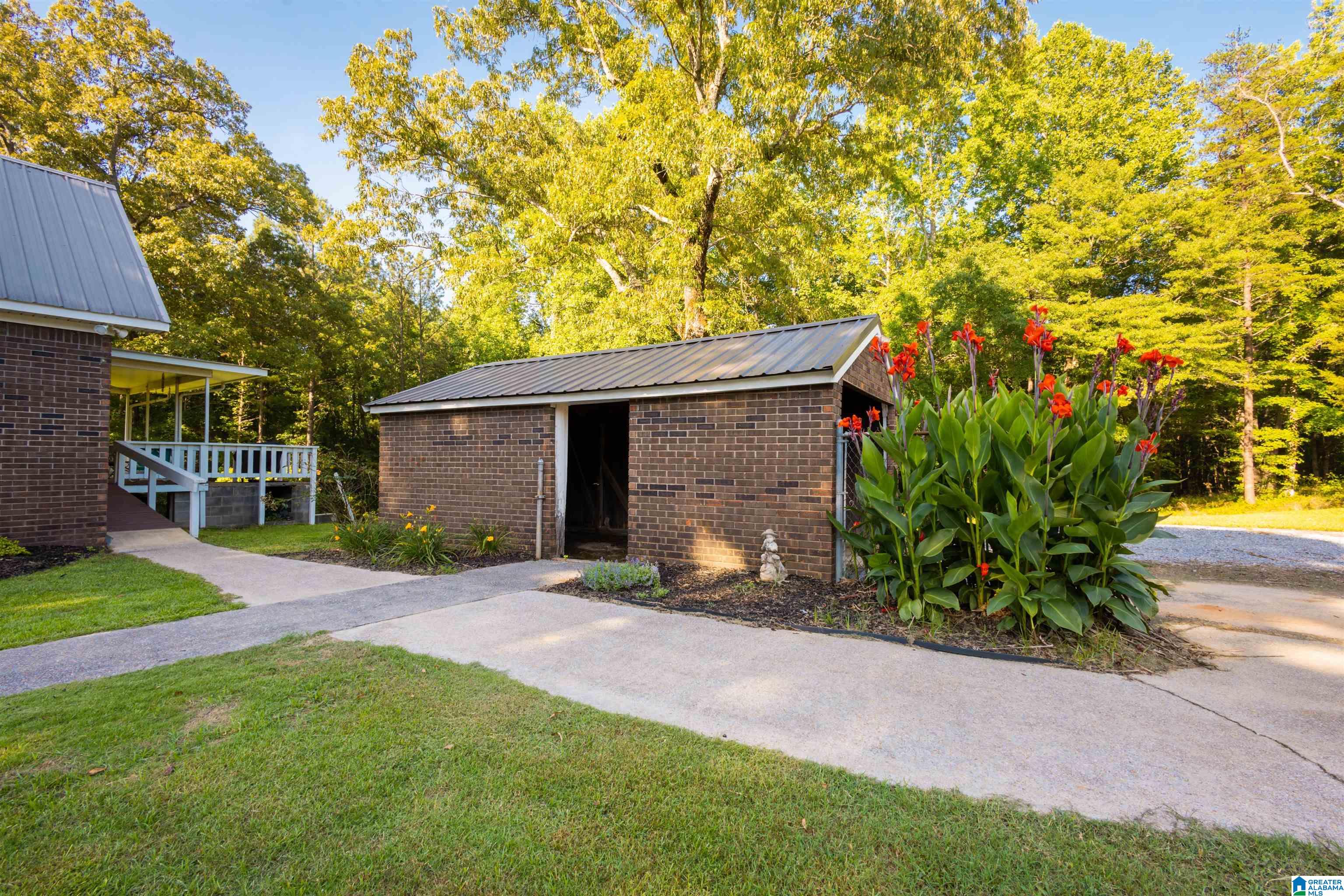 240 Vance Road West Blocton, AL 35184 - Photo 4 of 51
