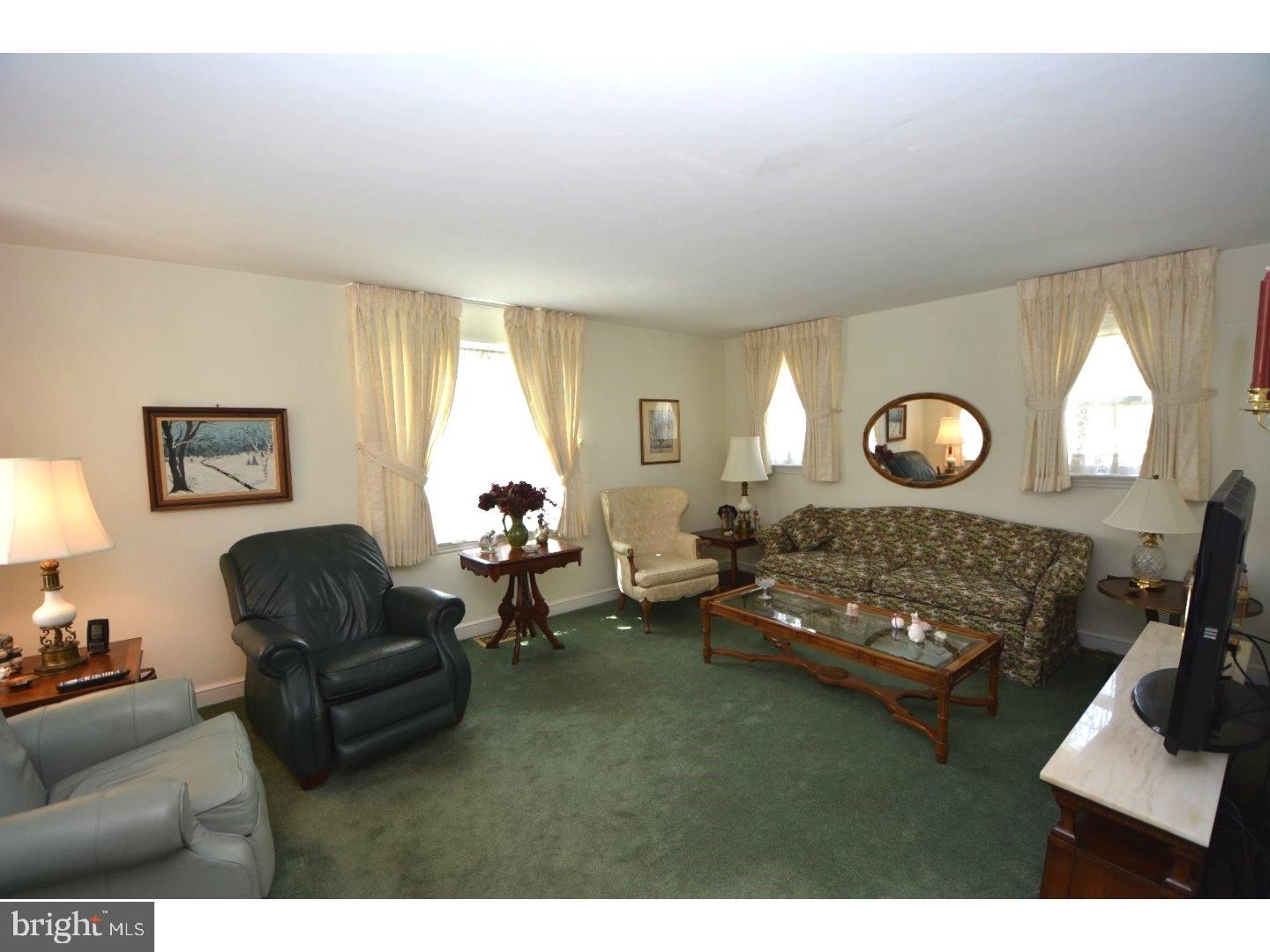 201 Willow Road Wallingford, PA 19086 - Photo 4 of 15 Gallery Image 4