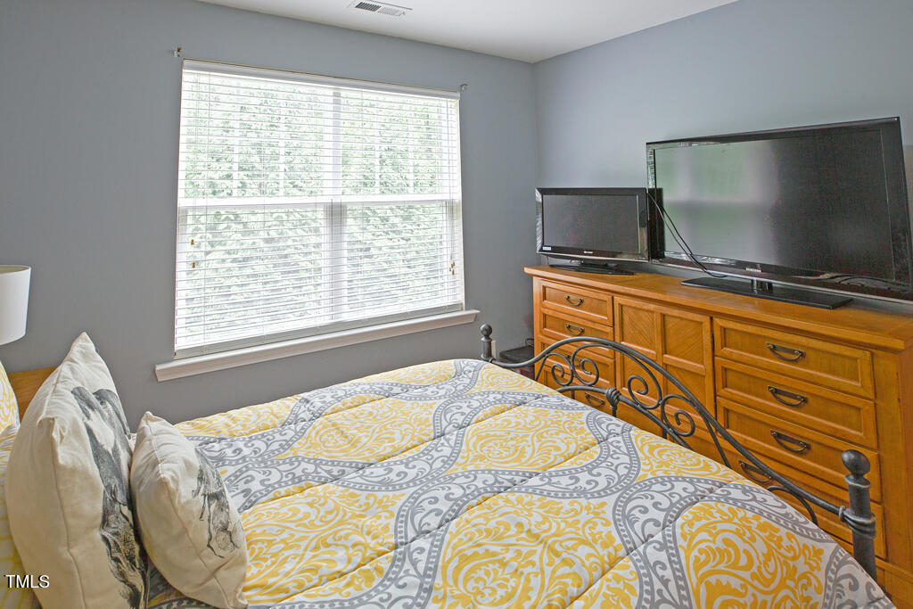 5113 Lady Of The Lake Drive Raleigh, NC 27612 - Photo 18 of 36 5113 Lady of lakes-42