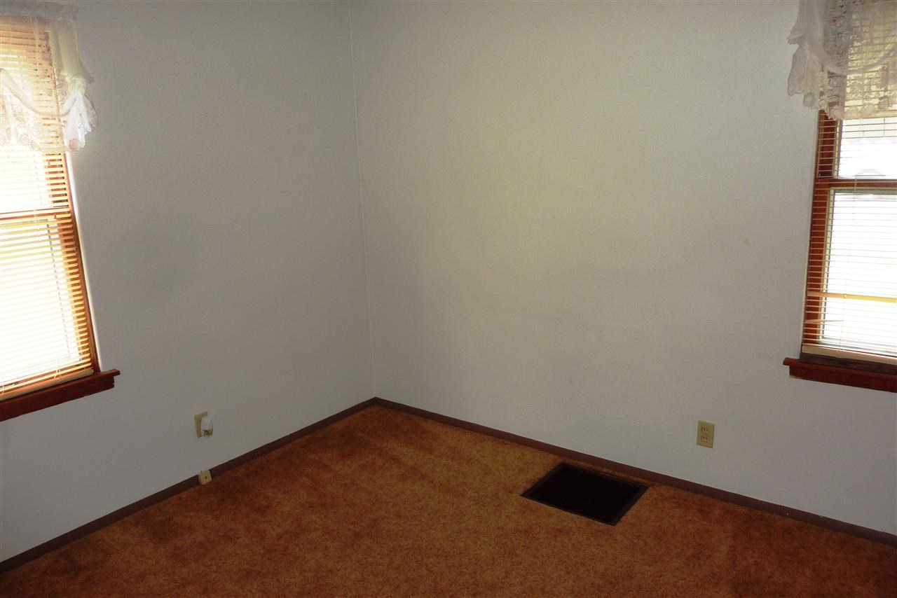 527 West 9th Street Rochester, IN 46975 - Photo 10 of 16