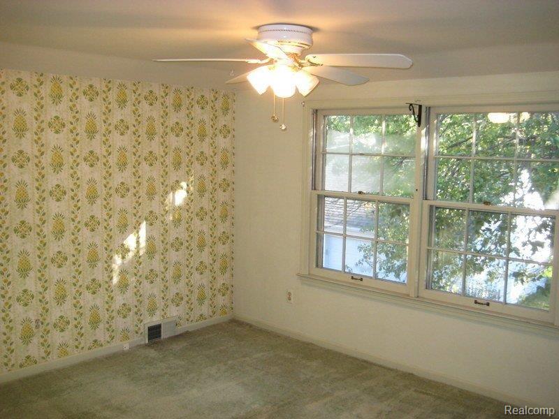 876 Lincoln Road Grosse Pointe, MI 48230 - Photo 9 of 13 876 Lincoln 011-001.jpg