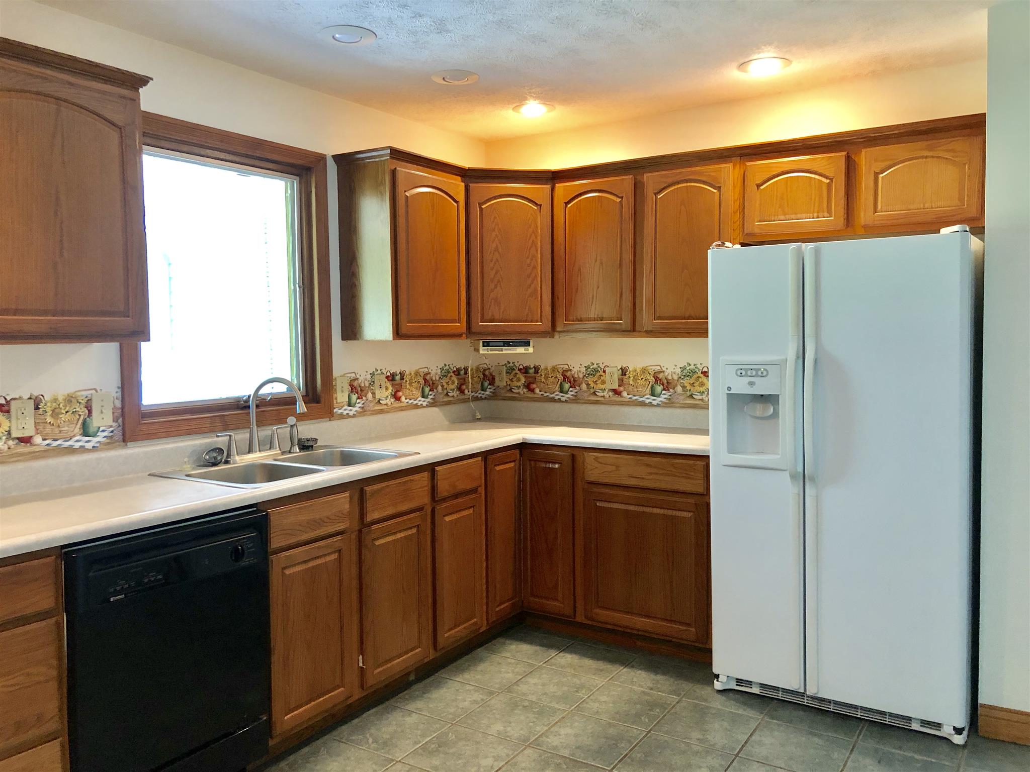 624 Patton Hill Road Bedford, IN 47421 - Photo 3 of 15