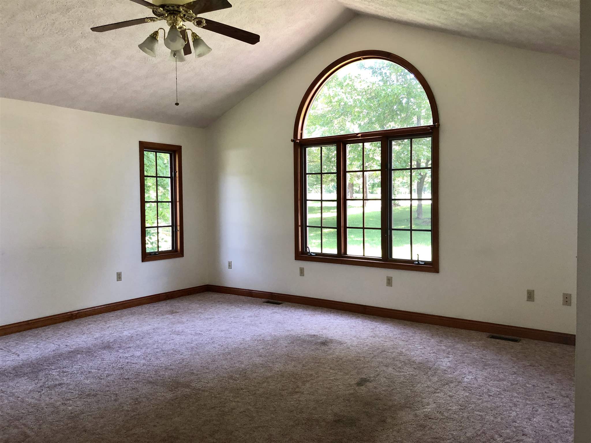 624 Patton Hill Road Bedford, IN 47421 - Photo 4 of 15