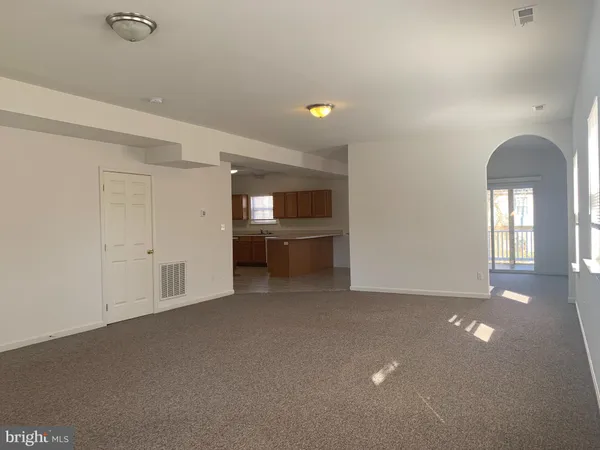 $2,595 | 3904 7th Street, North Beach, MD 20714