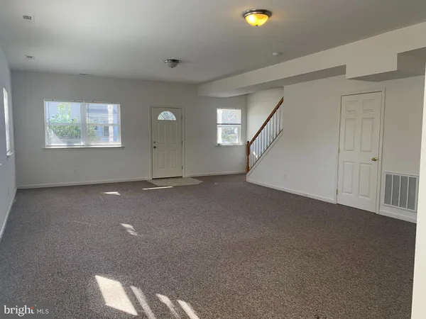 $2,595 | 3904 7th Street, North Beach, MD 20714