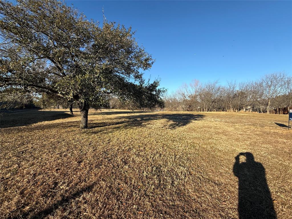 29 North Shore Circle Waco, TX 76708 - Photo 2 of 20 a view of ocean view with large trees