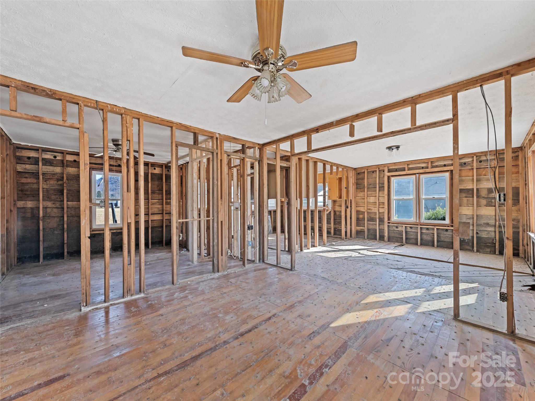 64 Jones Street Clyde, NC 28721 - Photo 12 of 25 Gallery Image 12