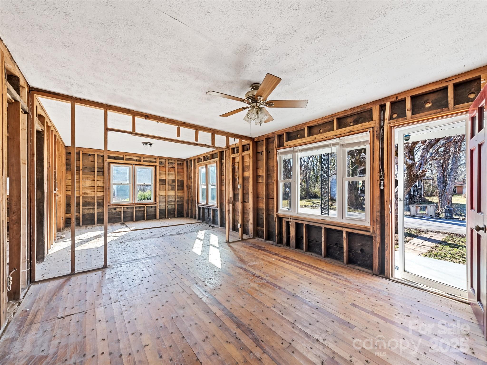 64 Jones Street Clyde, NC 28721 - Photo 13 of 25 Gallery Image 13