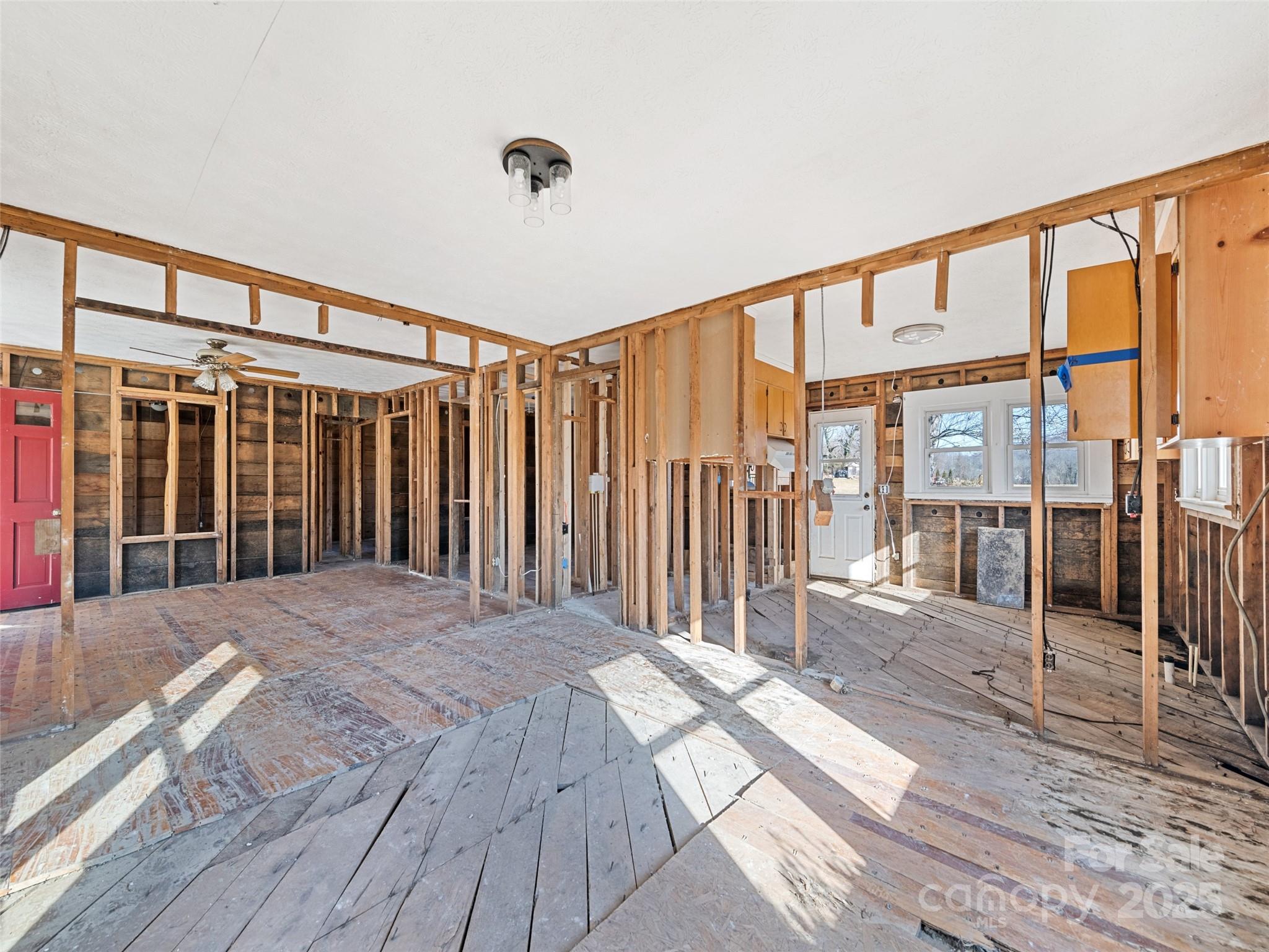 64 Jones Street Clyde, NC 28721 - Photo 15 of 25 Gallery Image 15