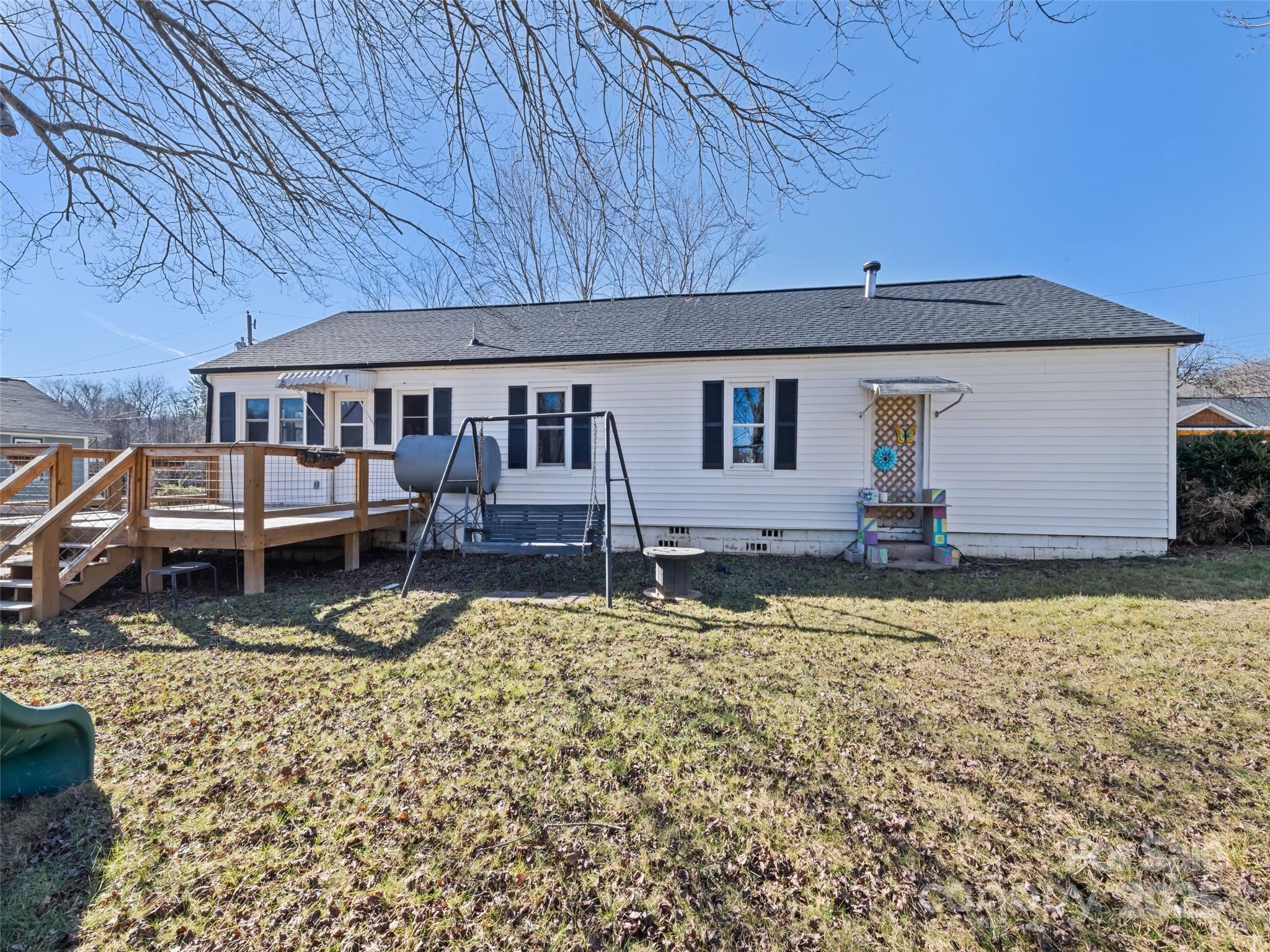 64 Jones Street Clyde, NC 28721 - Photo 4 of 25 Gallery Image 4