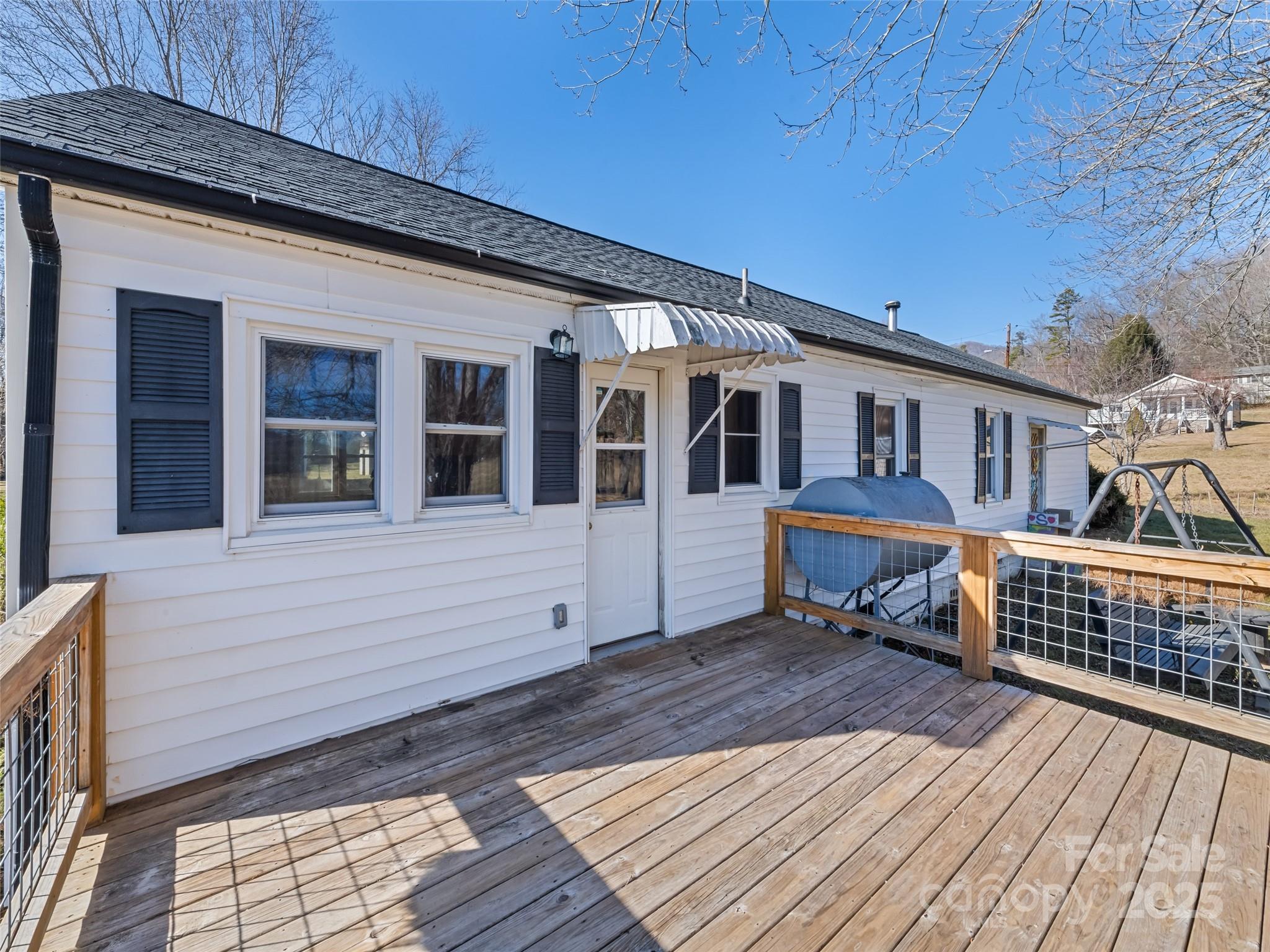 64 Jones Street Clyde, NC 28721 - Photo 6 of 25 Gallery Image 6