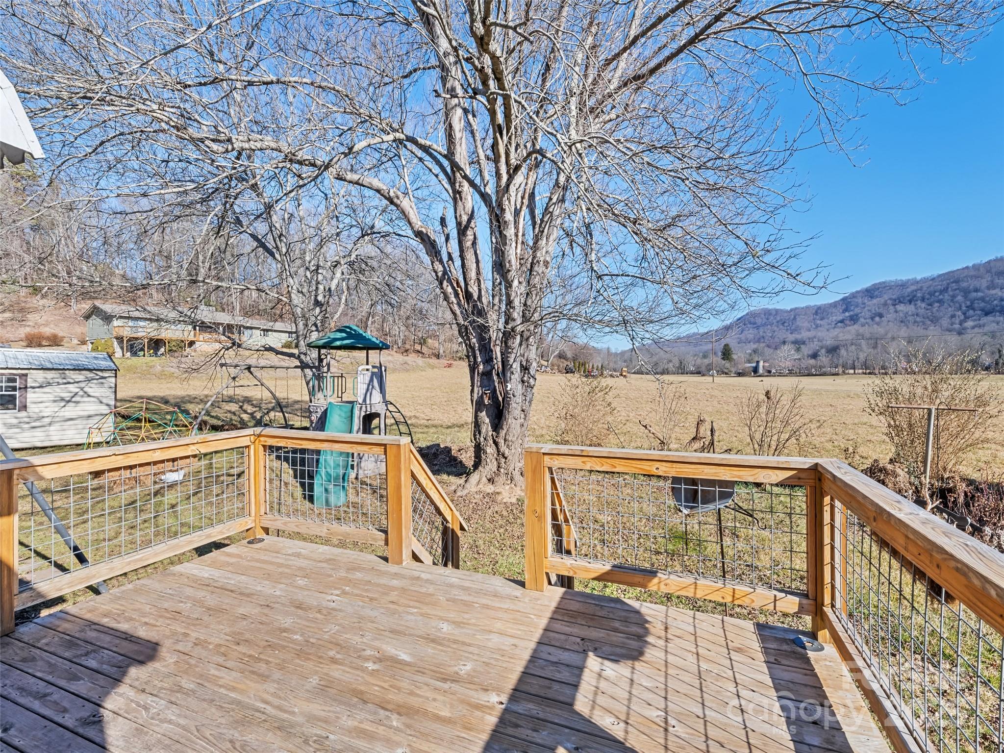 64 Jones Street Clyde, NC 28721 - Photo 8 of 25 Gallery Image 8