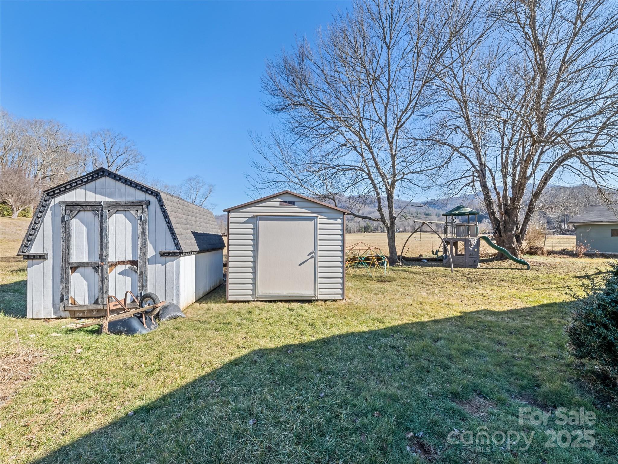 64 Jones Street Clyde, NC 28721 - Photo 10 of 25 Gallery Image 10