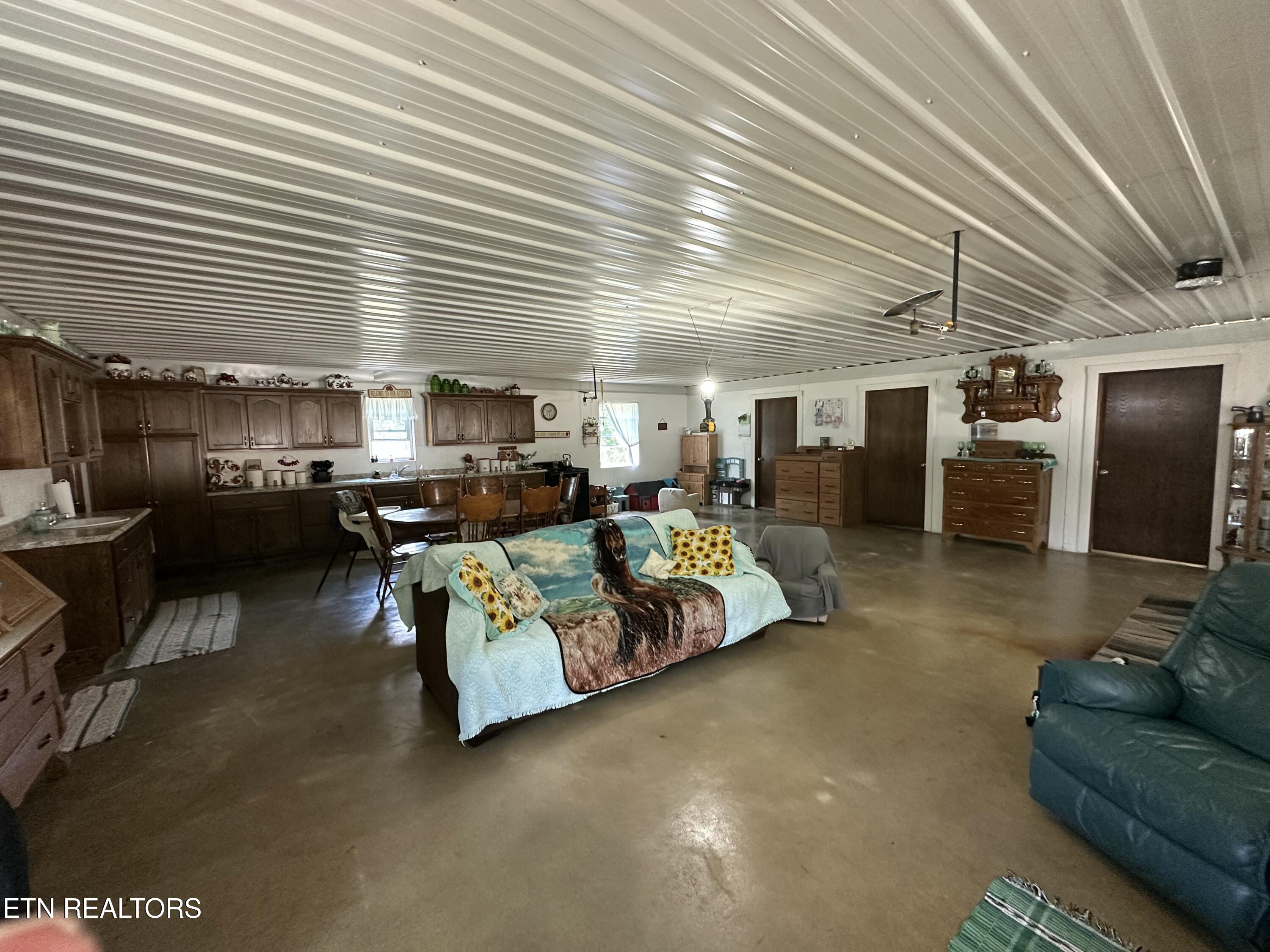 1561 Coon Hollow Road Deer Lodge, TN 37726 - Photo 13 of 48 IMG_2137
