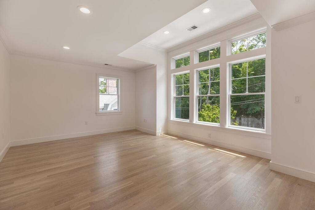 19 Thurston Road Newton, MA 02464 - Photo 19 of 31 Gallery Image 19