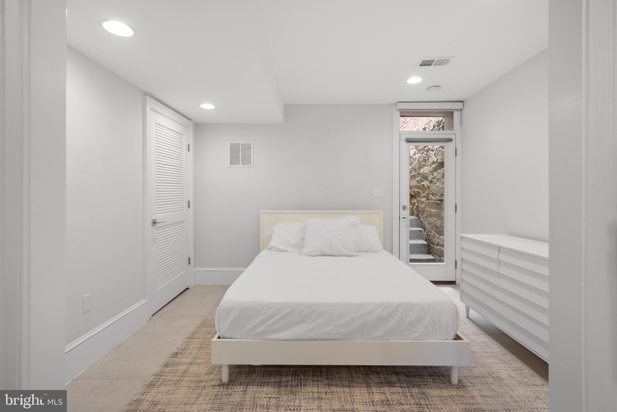 3322 Prospect Street Northwest Washington, DC 20007 - Photo 27 of 32