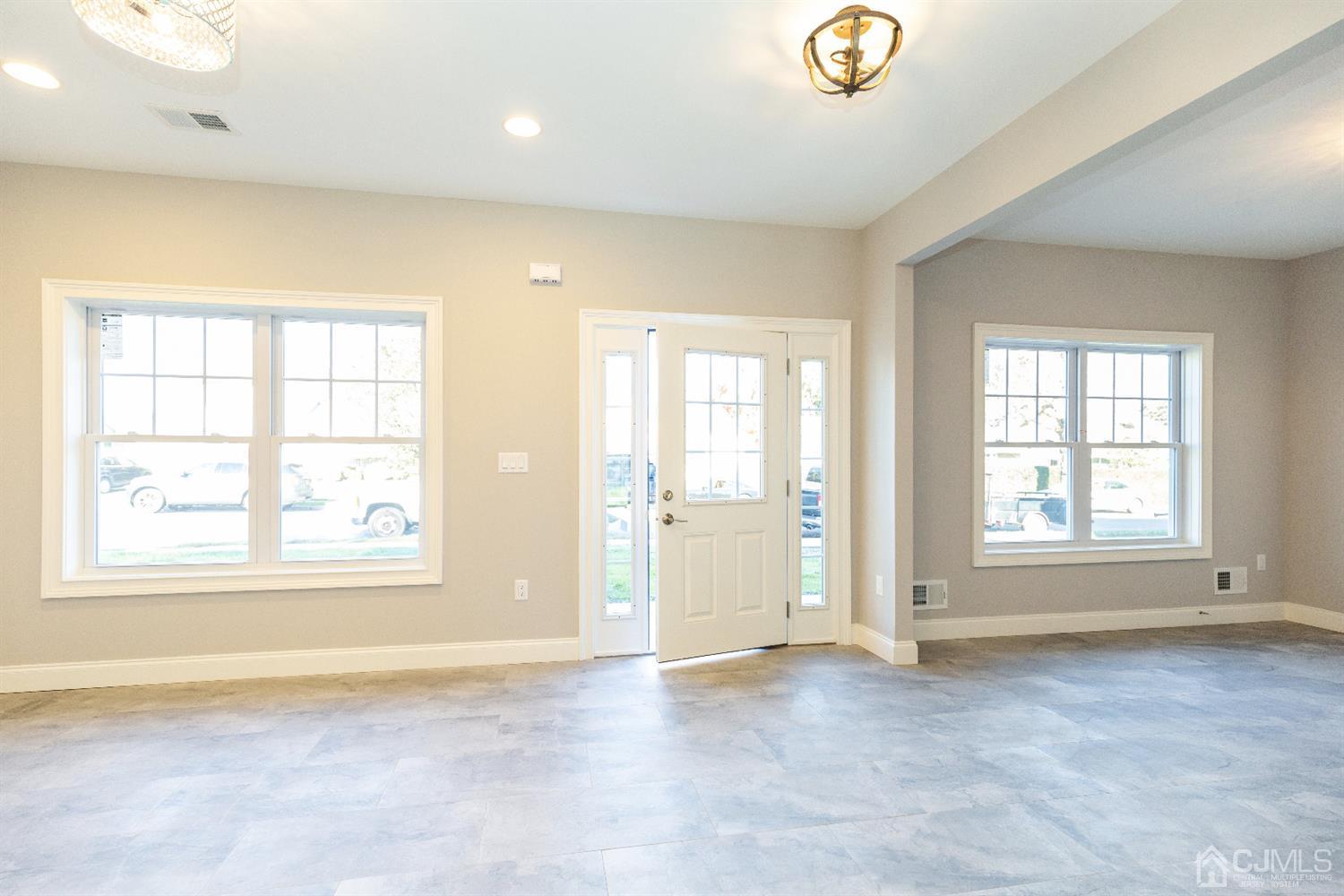 20 Winthrop Road Edison, NJ 08817 - Photo 3 of 55 a view of an empty room with a window