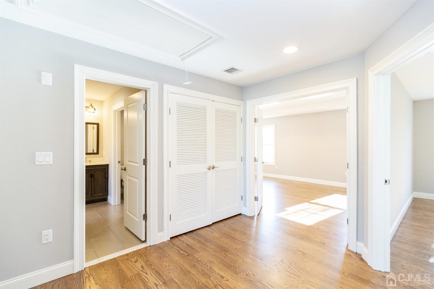20 Winthrop Road Edison, NJ 08817 - Photo 21 of 55 a view of wooden floor