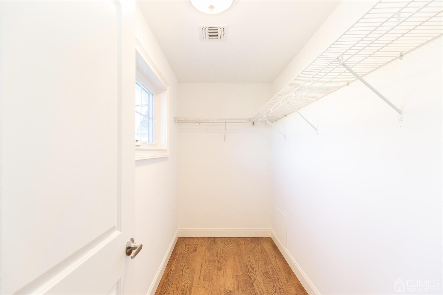 20 Winthrop Road Edison, NJ 08817 - Photo 31 of 55 a view of a room with wooden floor