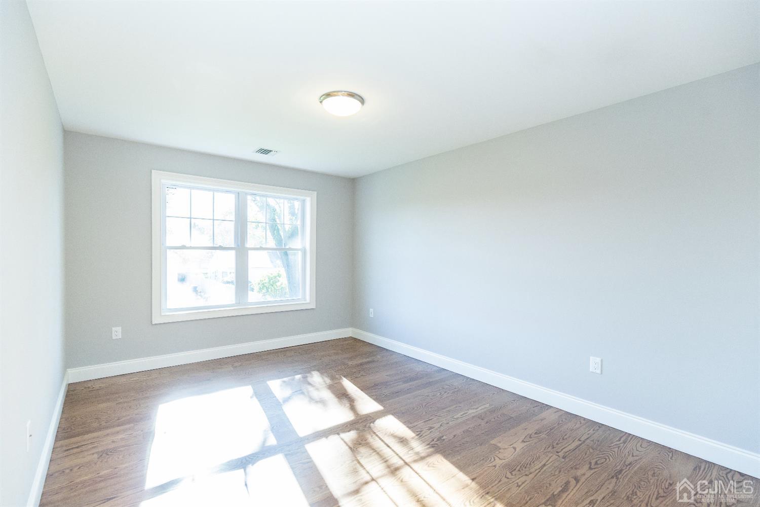 20 Winthrop Road Edison, NJ 08817 - Photo 47 of 55 an empty room with a window