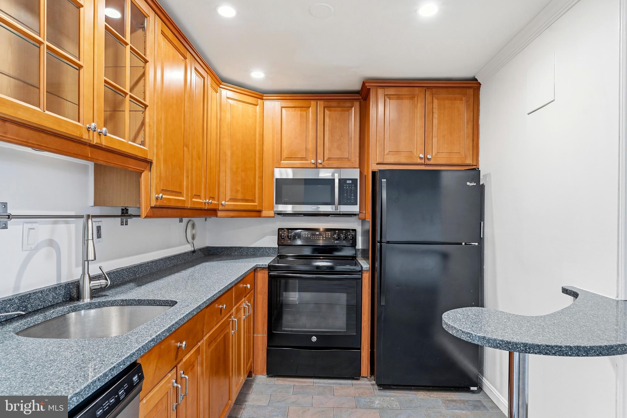 9701 Fields Road, Unit 1008 Gaithersburg, MD 20878 - Photo 15 of 26