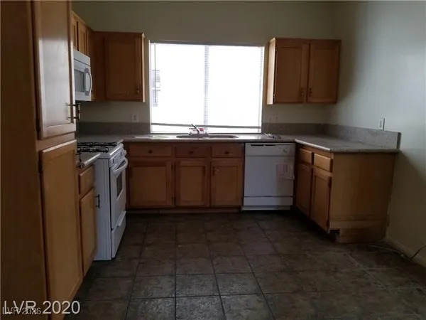 $469,900 | 9937 La Paca Avenue, Las Vegas, NV 89117