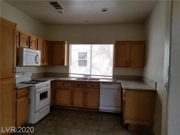 $469,900 | 9937 La Paca Avenue, Las Vegas, NV 89117